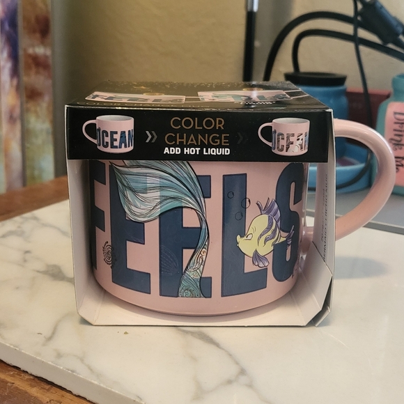 Disney Princess Little Memaid Mug, Color Changing, In box. NWOT - Picture 2 of 5